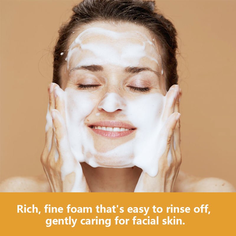 Facial Cleansing Mousse with rich fine foam