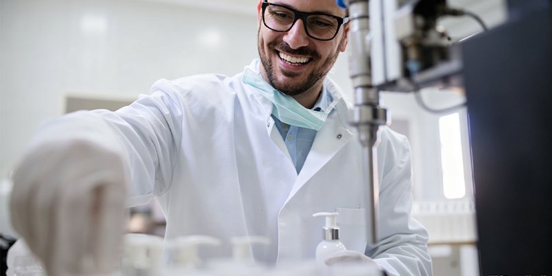 Skincare OEM quality consistency review from laboratory sample to pilot batch